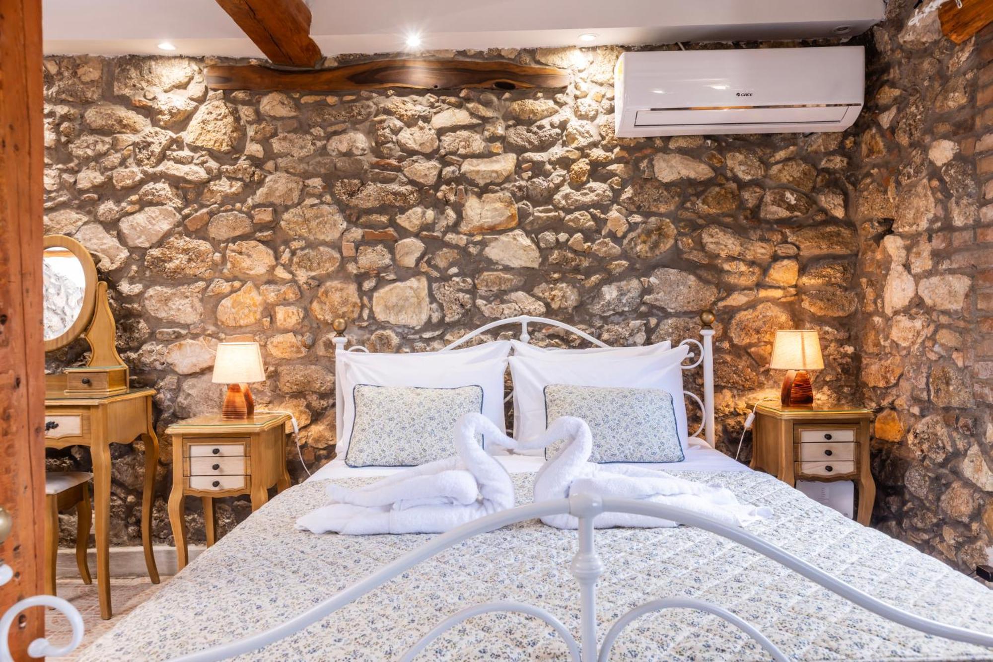 The Stone Suite Moraitika Exterior photo